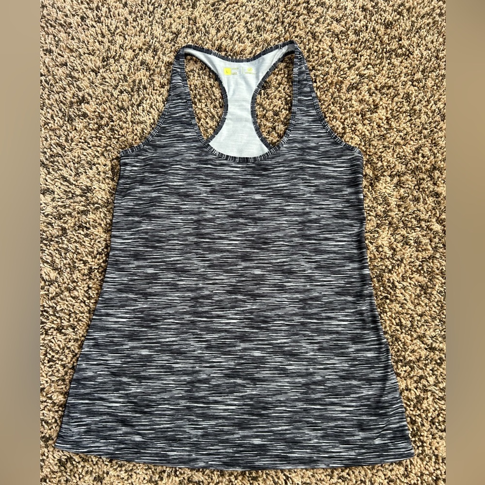 Xersion women’s athletic tank top.  Size L.  Black/gray in color.